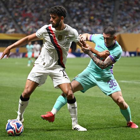 Matheus Nunes em ação durante Manchester City x Al Ain, duelo do Mundial