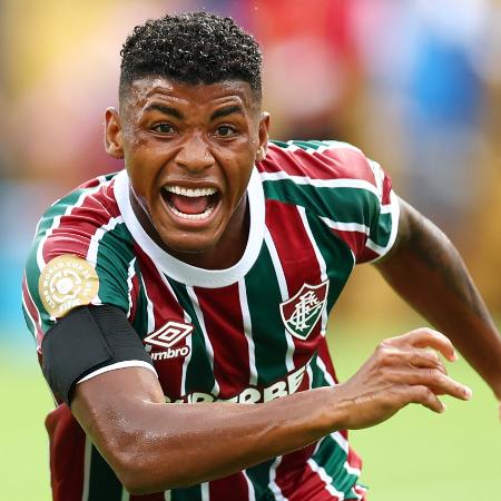 Hércules comemora gol marcado pelo Fluminense contra o Al-Hilal no Mundial Hércules comemora gol marcado pelo Fluminense contra o Al-Hilal no Mundial