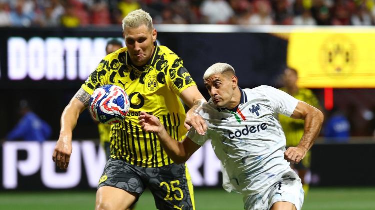 Sule em ação durante Borussia Dortmund x Monterrey, duelo do Mundial
