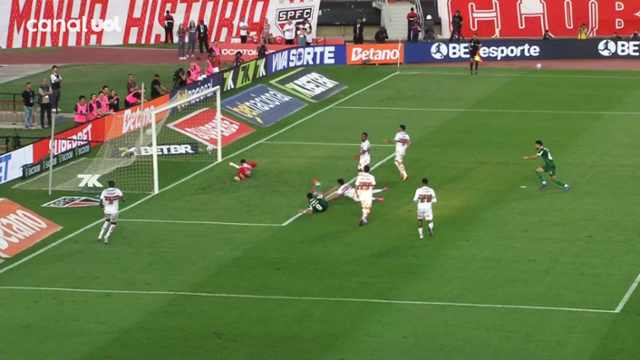 Momento do jogo entre São Paulo e Palmeiras