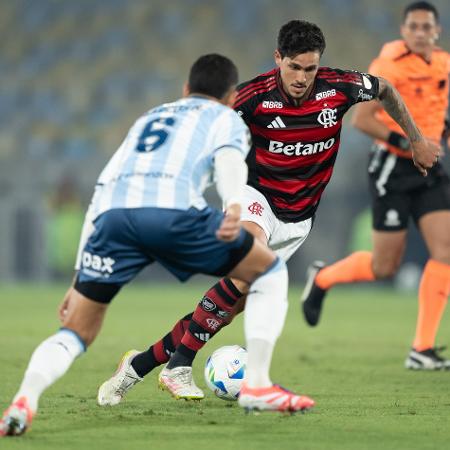 Pedro em ação durante Flamengo x Racing, jogo da Libertadores Pedro em ação durante Flamengo x Racing, jogo da Libertadores
