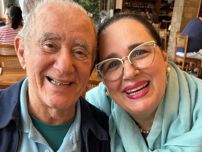 Renato Aragão é vítima de vídeo falso com IA e equipe se pronúncia: “Fake News abominável”