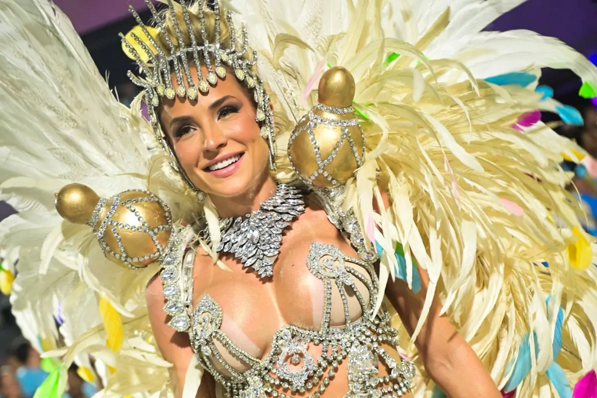 Gabi Martins